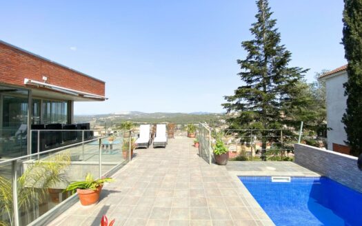 EXP06935, Espectacular chalet de diseño en la montaña, vistas impresionantes y piscina, Canyelles, BARCELONA