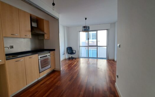 EXP05874, Piso luminoso con balcón en venta, para entrar a vivir, A Coruña, A CORUÑA