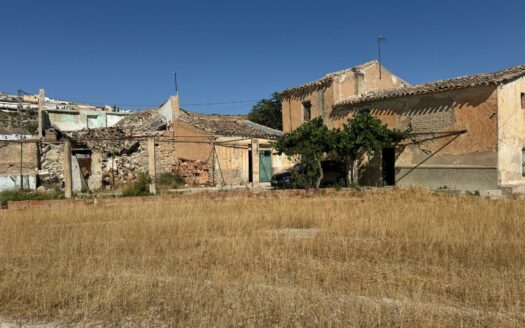 EXP08331, «5.000 m. Terreno con Cortijo histórico con gran potencial en Baza, Granada: Ideal para inversores», Baza, GRANADA