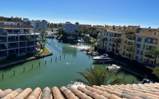 EXP06397, Atico total privacidad con preciosas vistas al canal y montaña muy luminoso en zona tranquila., Sotogrande, CADIZ