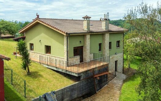 EXP07978, «Exclusivo Chalet en el Corazón de Asturias: El Hogar de Tus Sueños Espera en Siero», Siero, ASTURIAS