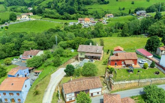 EXP07978, «Exclusivo Chalet en el Corazón de Asturias: El Hogar de Tus Sueños Espera en Siero», Siero, ASTURIAS