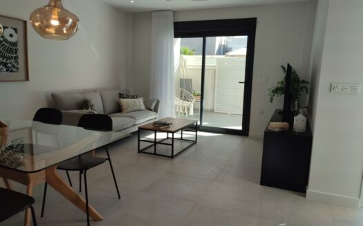 EXP08572, Apartamento Penthouse de 2 dormitorios y 2 baños listo para usar., Pilar de la Horadada, ALICANTE