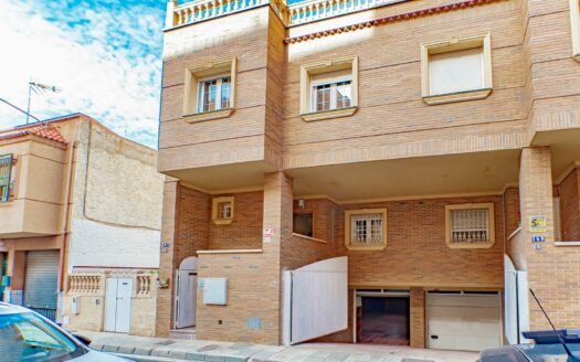 EXP07373, Amplia casa de 244m2 en Almería. Zona Carrefour., Almeria, ALMERIA